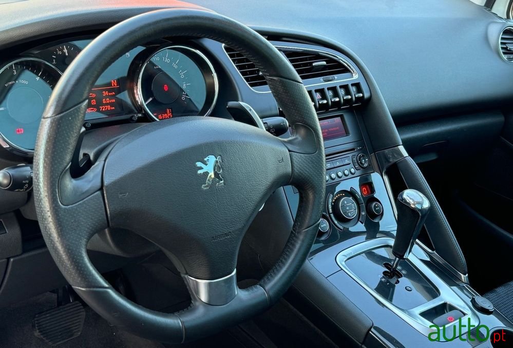 2012' Peugeot 3008 photo #5