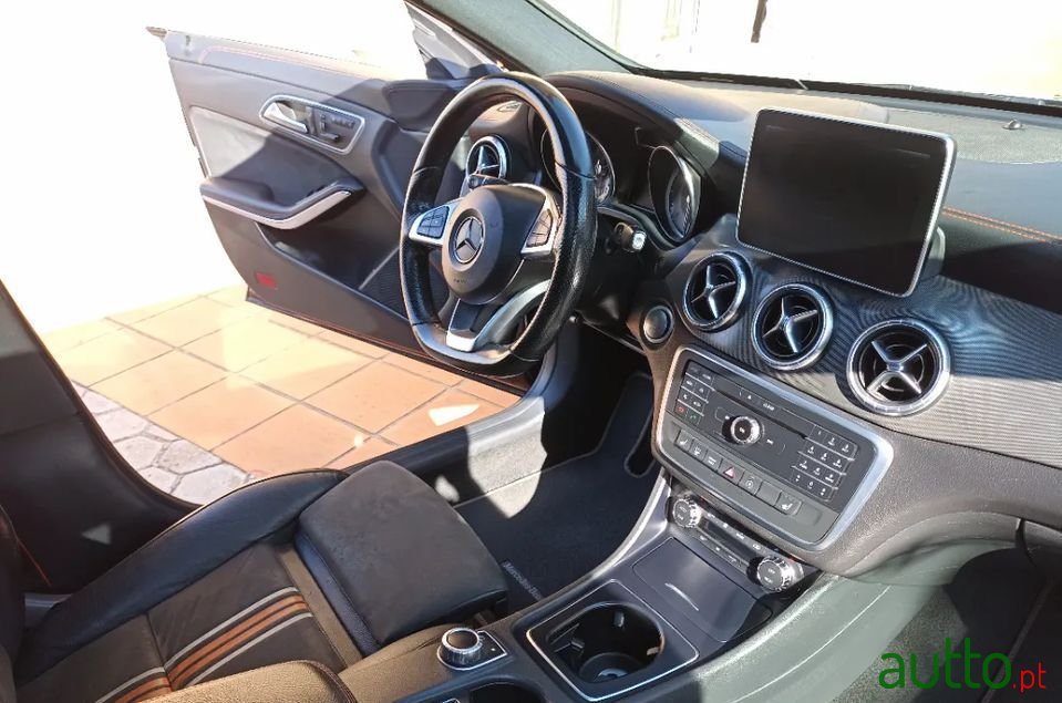 2016' Mercedes-Benz 220 photo #6