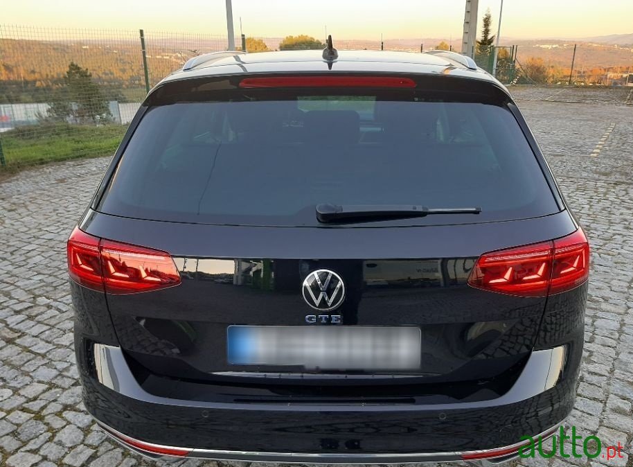 2020' Volkswagen Passat Variant photo #4