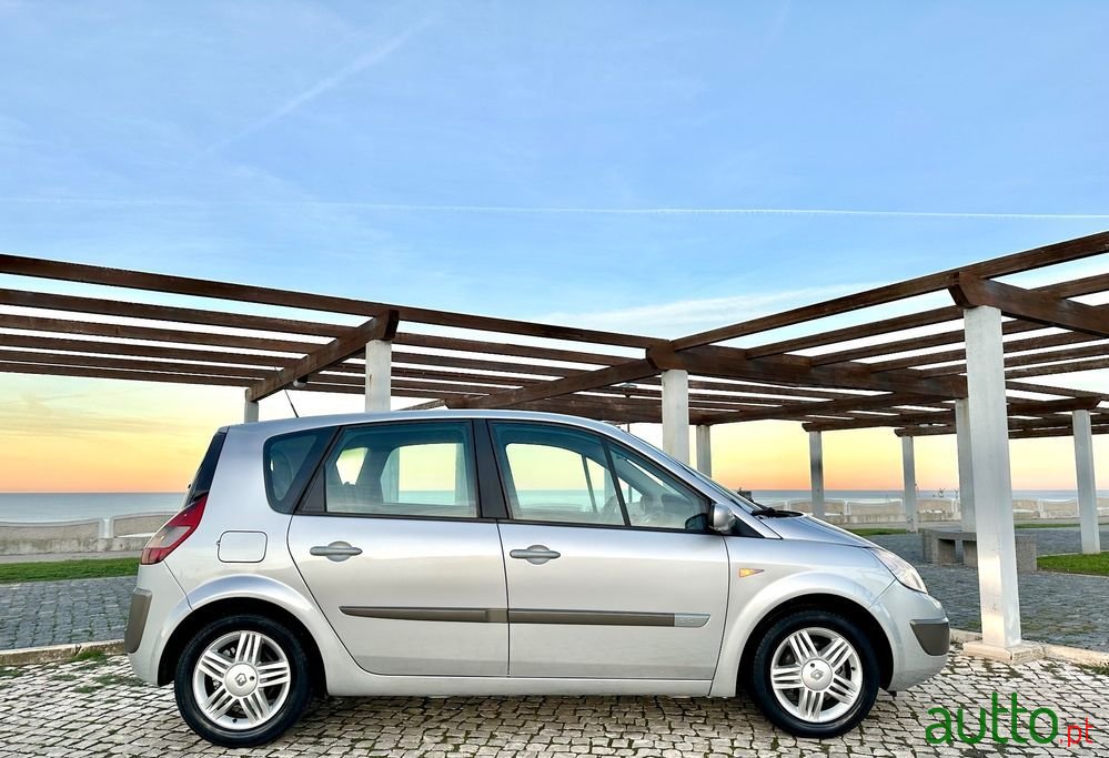 2006' Renault Scenic 1.5 Dci Privilège photo #2