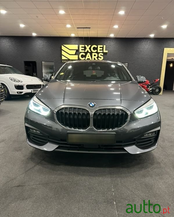 2020' BMW 116 D Line Sport Auto photo #3