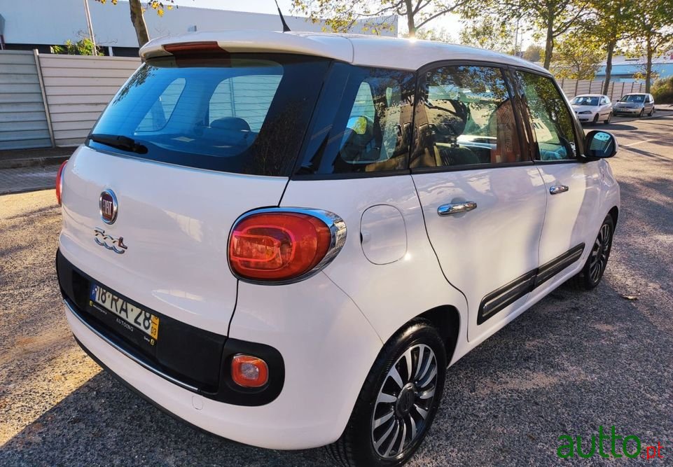 2016' Fiat 500L photo #6
