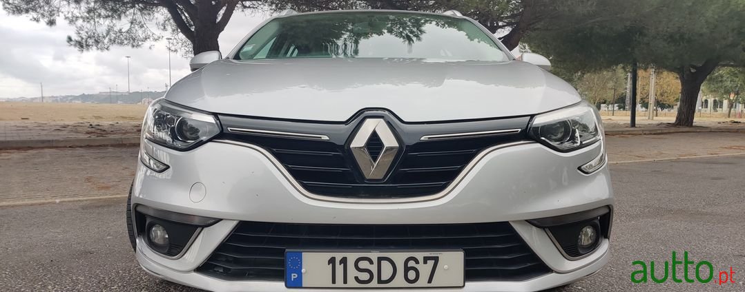 2016' Renault Megane Sport Tourer photo #3