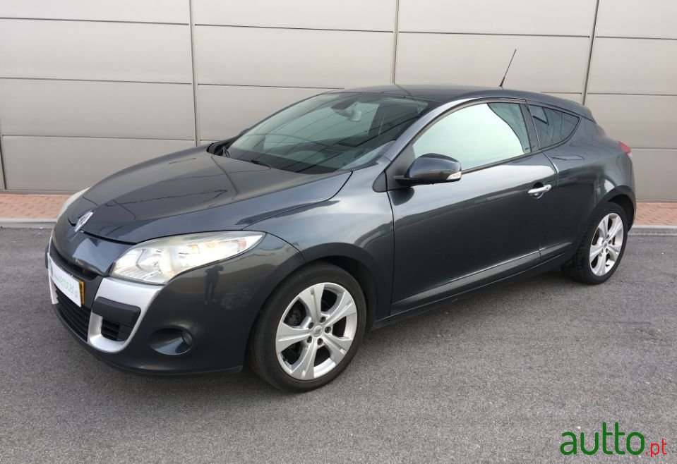 2009' Renault Megane 1.5 Dci photo #1