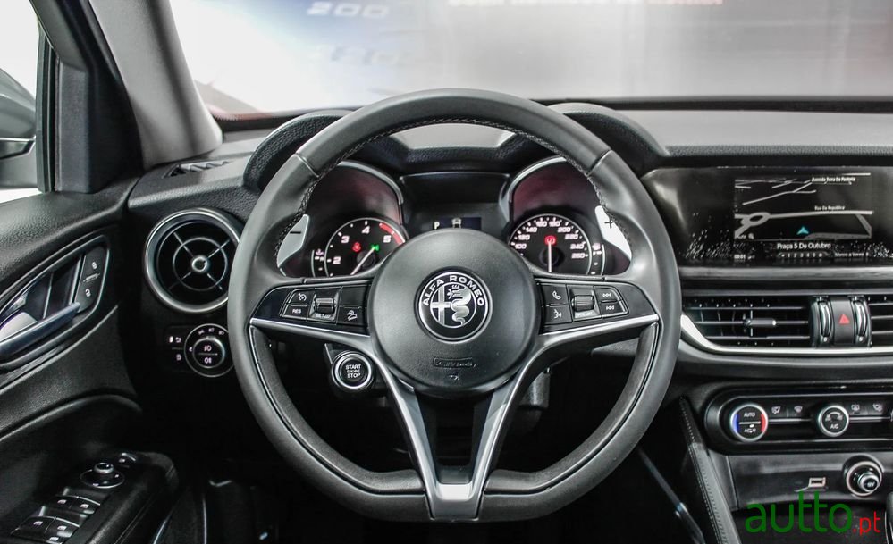 2017' Alfa Romeo Stelvio 2.2 D Super At8 photo #4