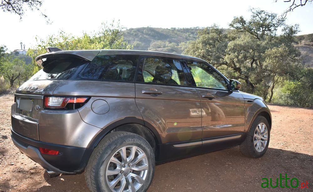 2017' Land Rover Range Rover Evoque photo #2