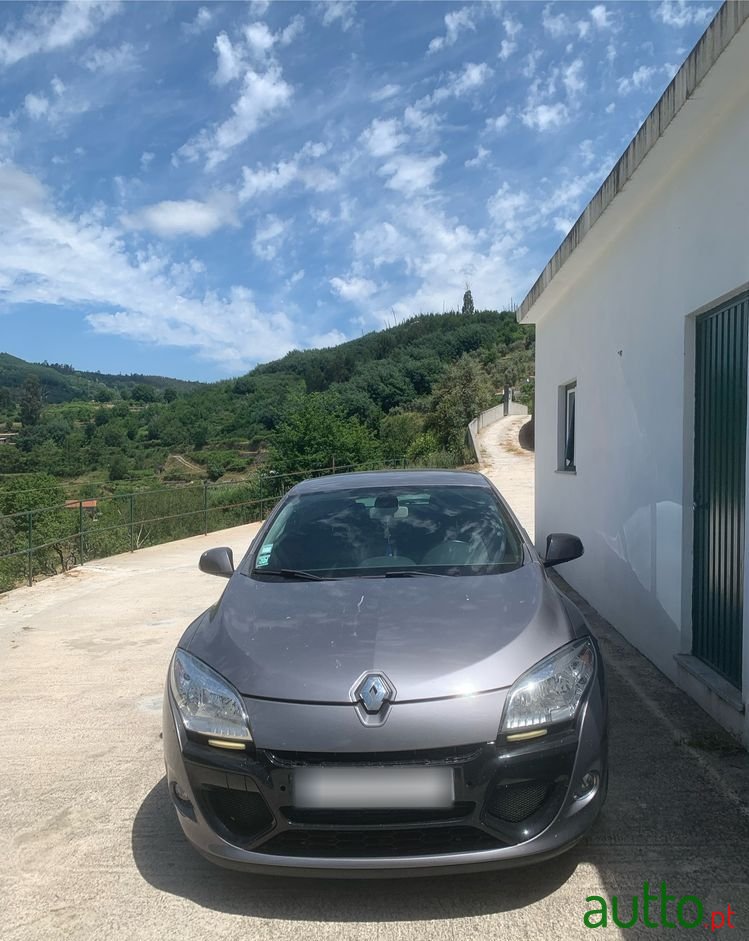 2013' Renault Mégane Coupe photo #1