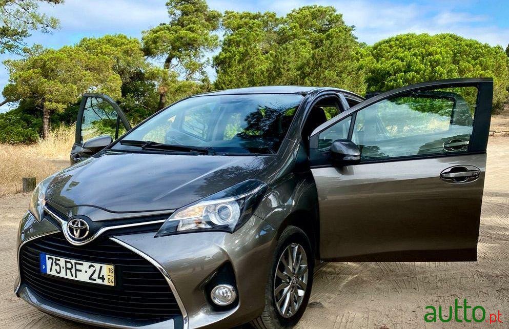 2016' Toyota Yaris photo #1