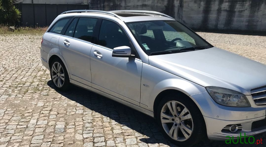 2009' Mercedes-Benz C-220 photo #3