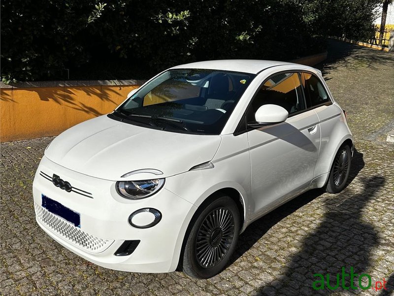 2022' Fiat 500e Icon photo #1