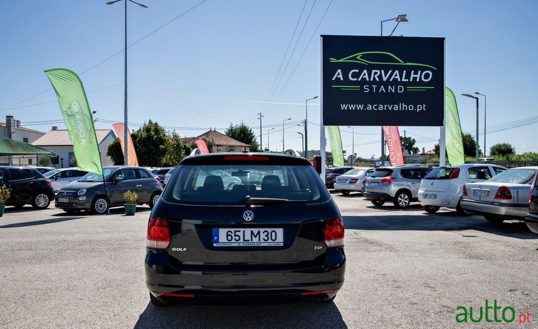 2011' Volkswagen Golf photo #6