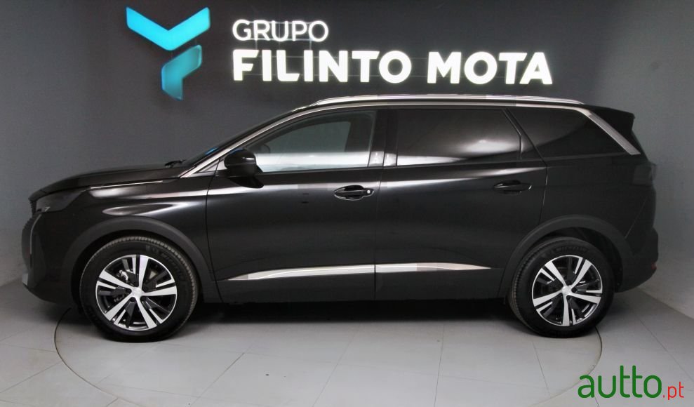 2024' Peugeot 5008 photo #5