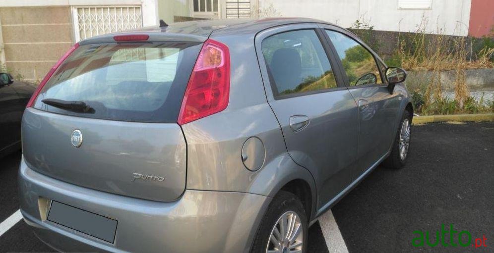 2007' Fiat Punto 70 Jtd Multijet Active photo #2