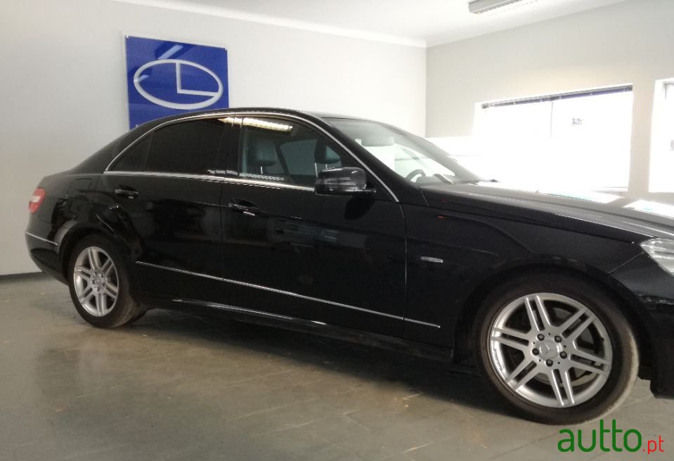 2010' Mercedes-Benz E-250 photo #4