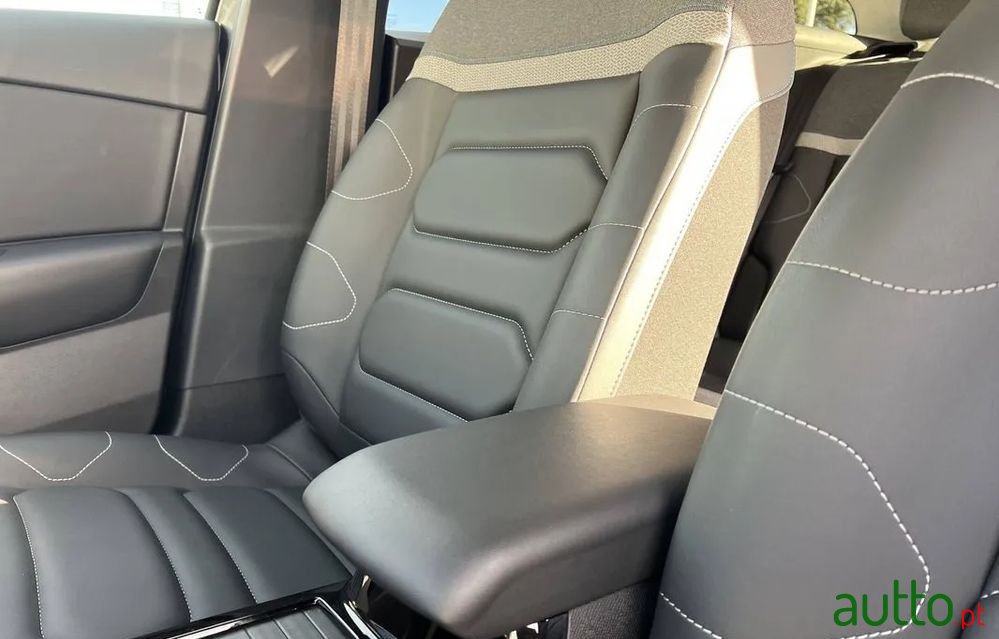 2022' Citroen E-C4 Feel photo #6