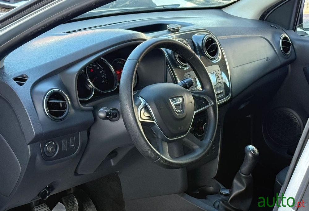 2019' Dacia Logan 0.9 Tce Confort photo #5
