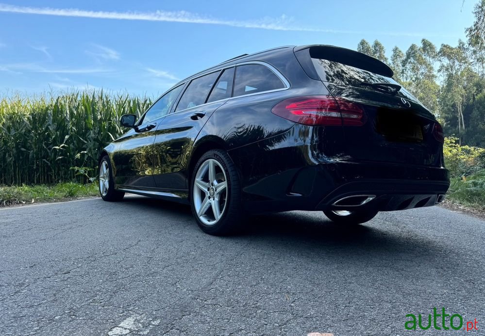 2014' Mercedes-Benz Classe C photo #4