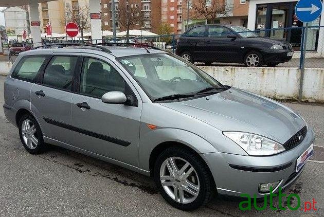 2004' Ford Focus Sw photo #2