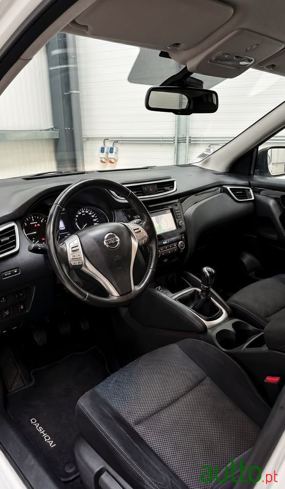 2015' Nissan Qashqai 1.5 Dci 360 S photo #5