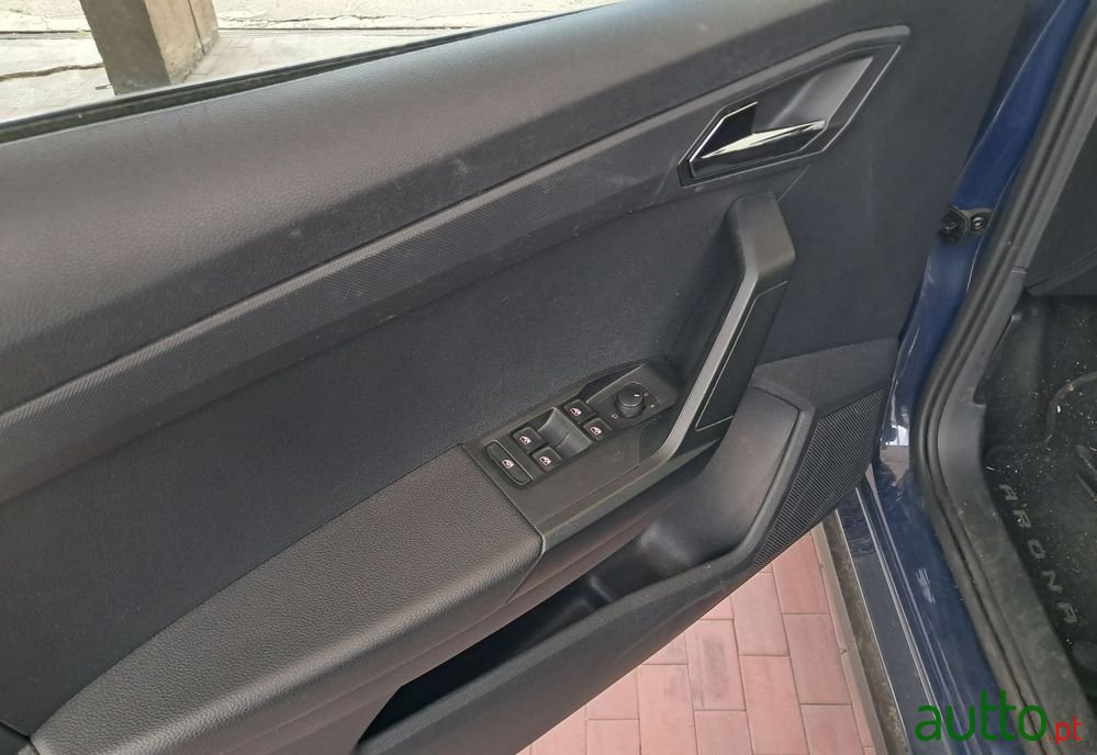 2019' SEAT Arona 1.6 Tdi Style photo #3