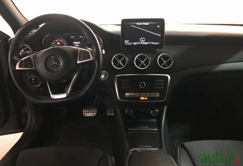 2018' Mercedes-Benz Gla-180 photo #5