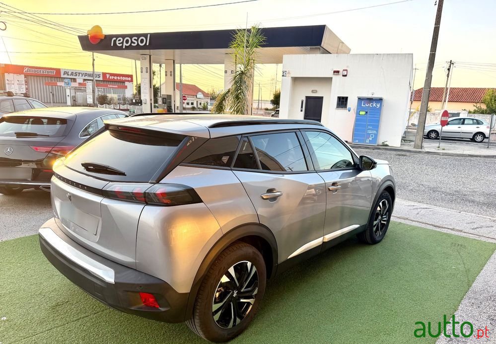 2023' Peugeot e-2008 50 Kwh Allure Pack photo #6