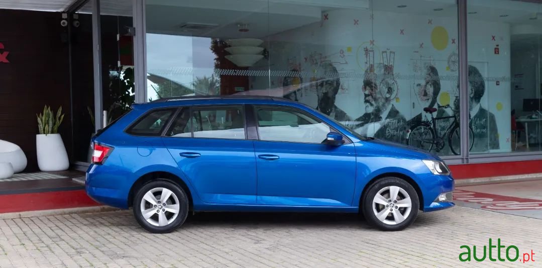 2018' Skoda Fabia Break photo #5