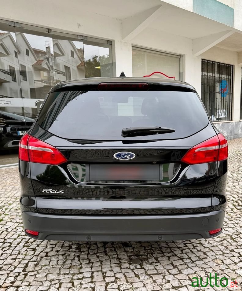 2015' Ford Focus Sw photo #5