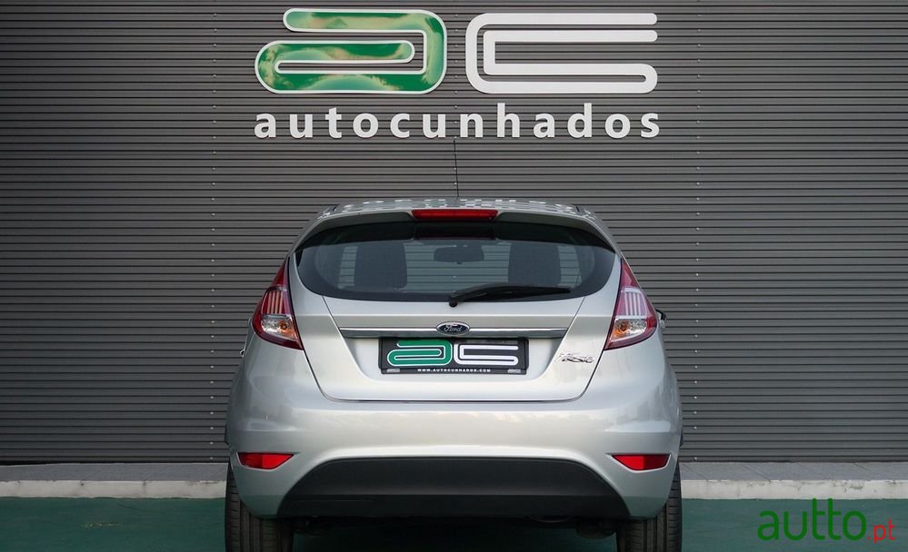 2016' Ford Fiesta photo #5