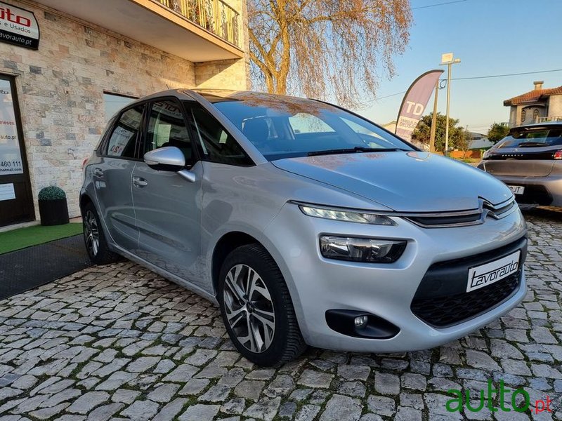 2015' Citroen C4 Picasso photo #2