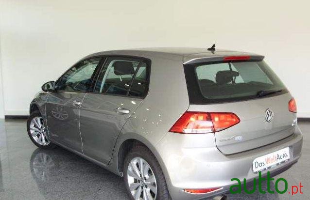 2016' Volkswagen Golf photo #2