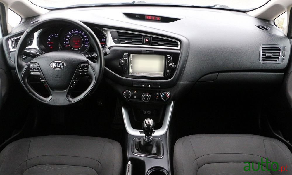 2017' Kia Ceed 1.4 Crdi Nav Line photo #4