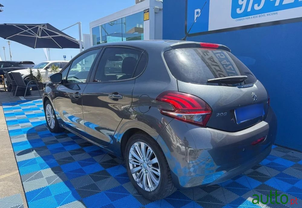 2017' Peugeot 208 photo #2