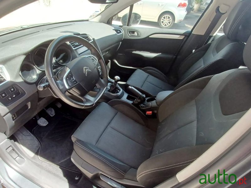 2013' Citroen C4 photo #1