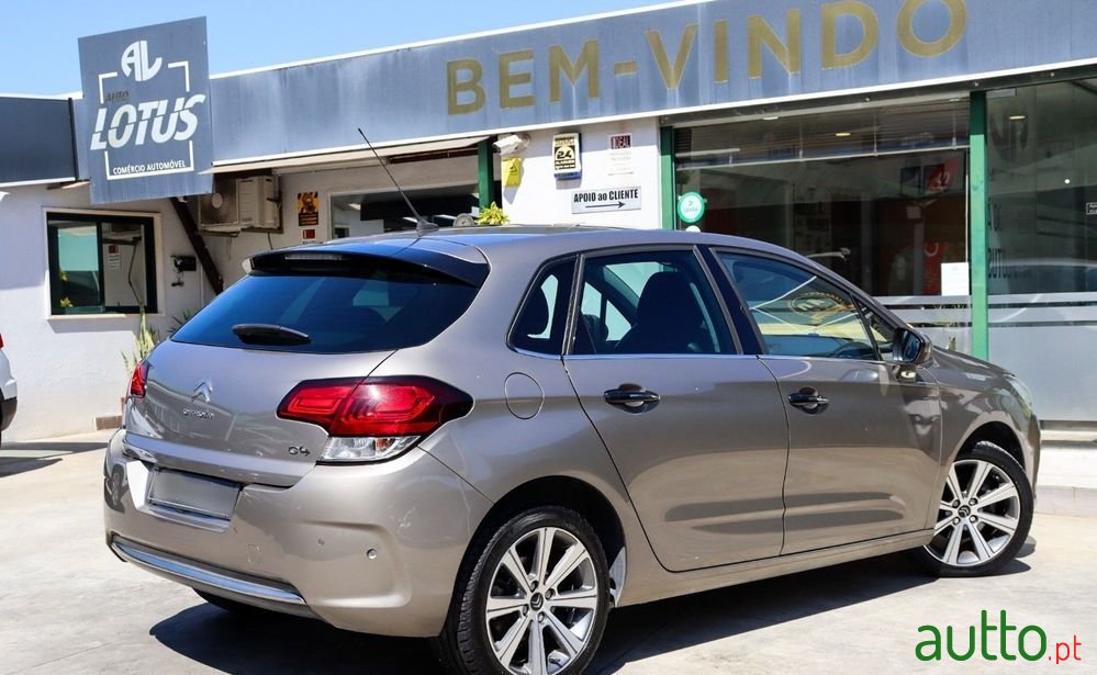 2017' Citroen C4 photo #4