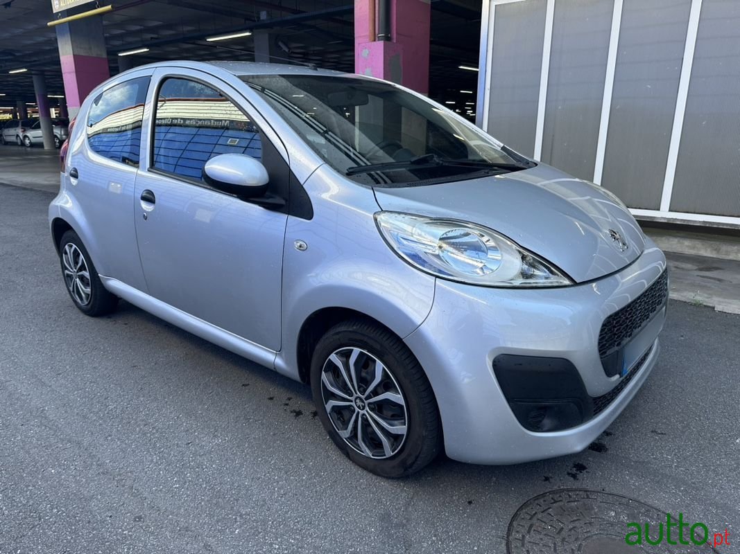 2013' Peugeot 107 photo #6