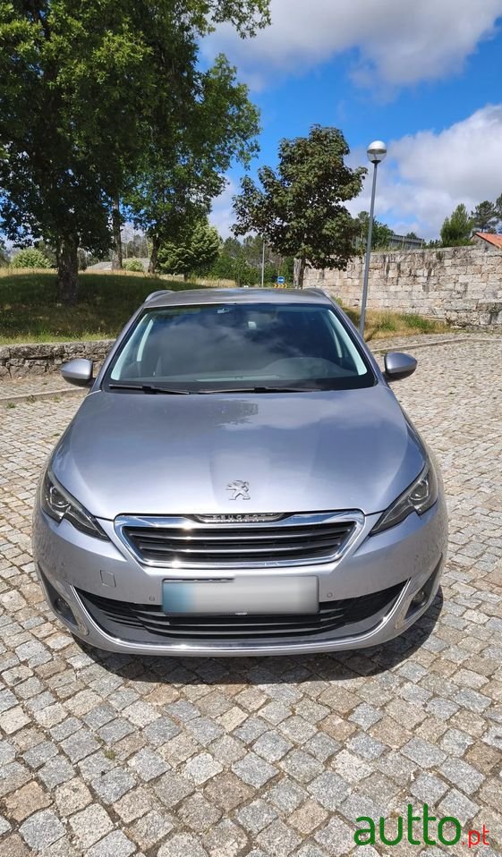 2017' Peugeot 308 Sw photo #2