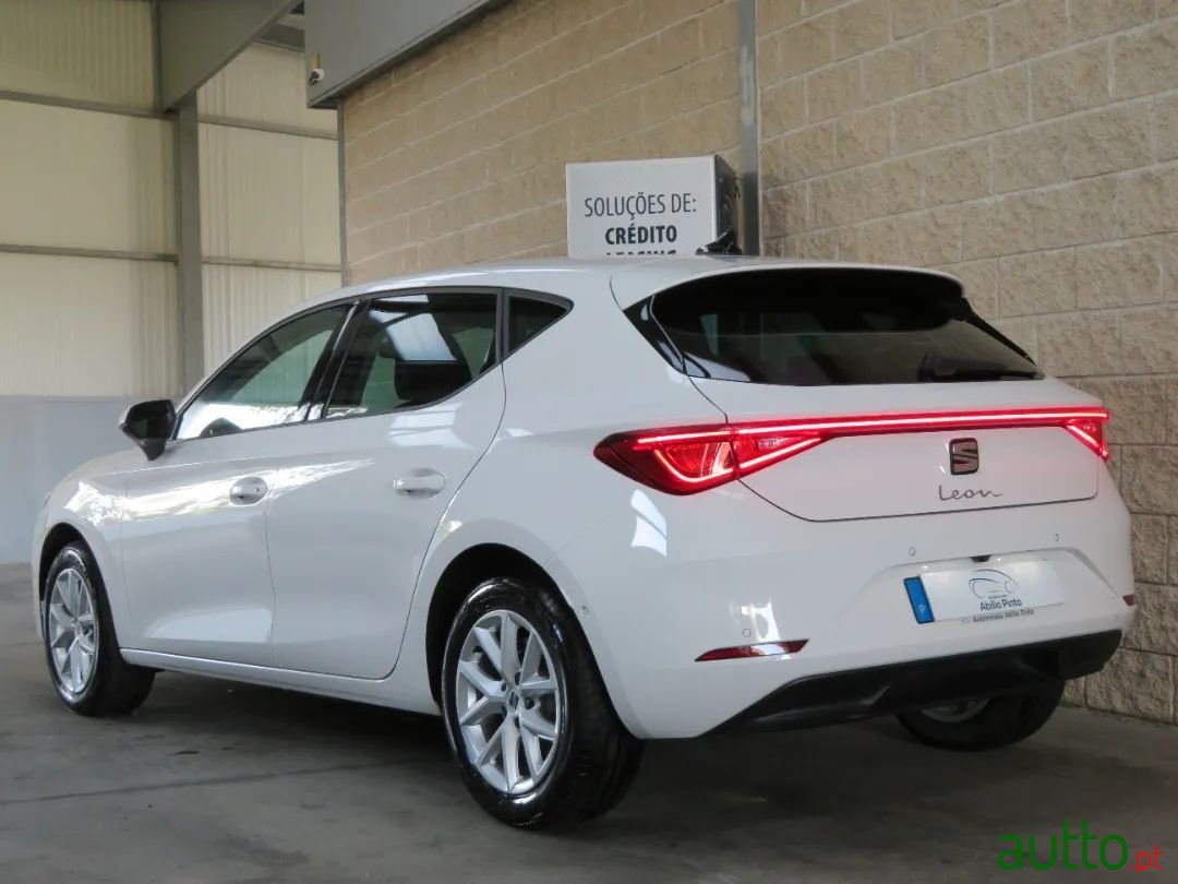 2022' SEAT Leon photo #4