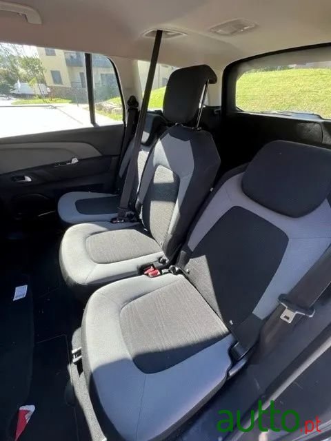 2014' Citroen C4 Grand Picasso photo #4