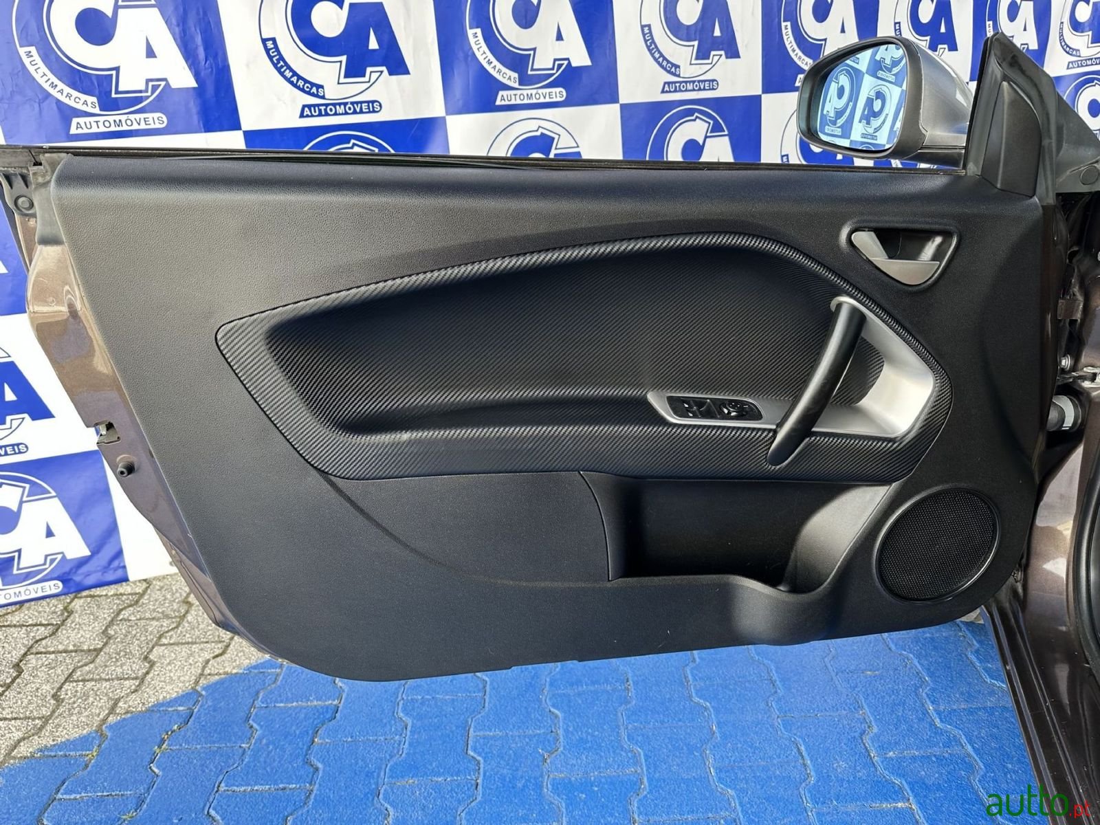 2011' Alfa Romeo MiTo photo #5