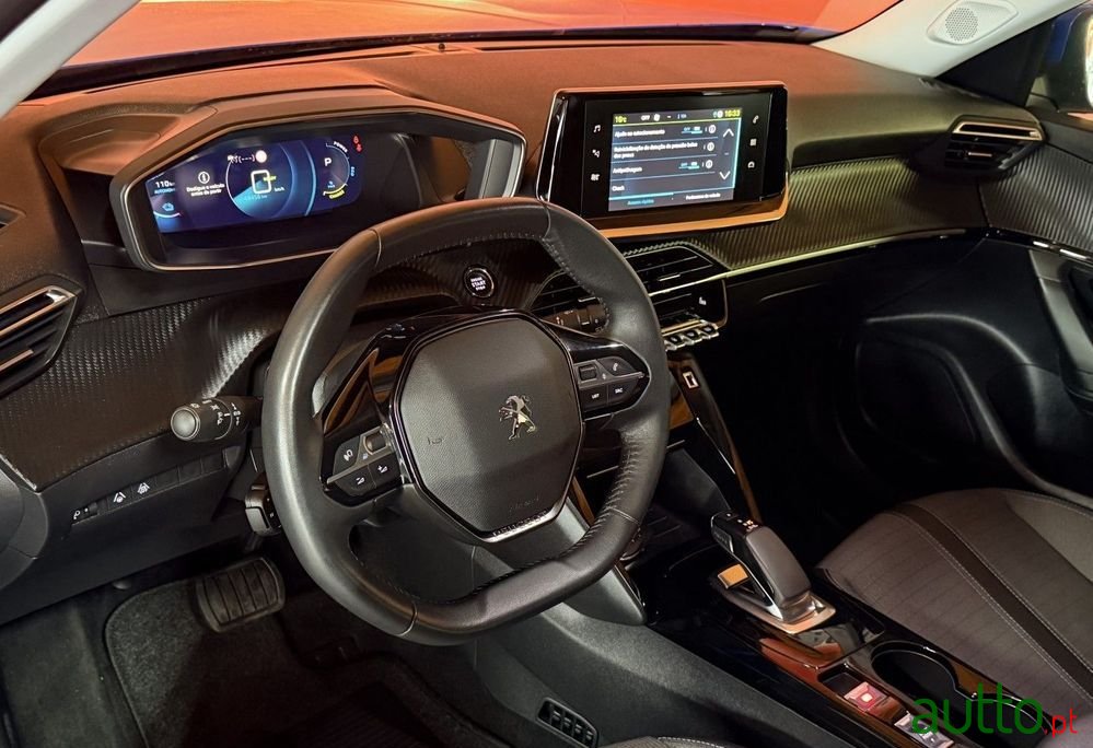2021' Peugeot e-2008 photo #5