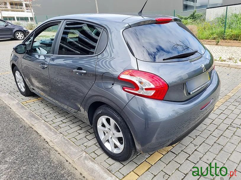 2014' Peugeot 208 photo #4