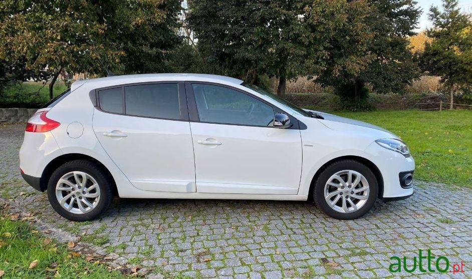 2015' Renault Megane photo #3