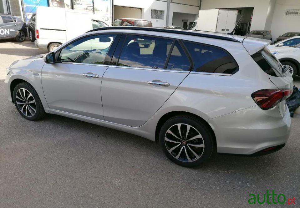 2018' Fiat Tipo Station Wagon photo #5