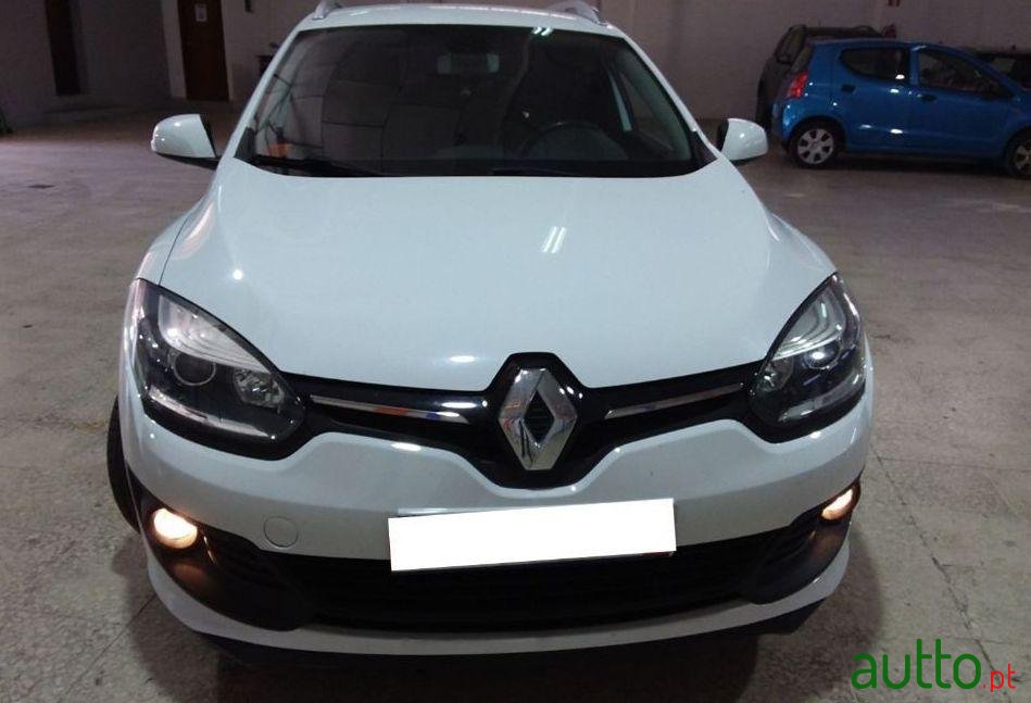 2014' Renault Megane Sport Tourer photo #2