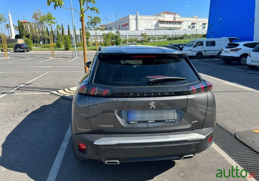 2023' Peugeot 2008 photo #3