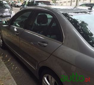 2009' Mercedes-Benz C-220 photo #3