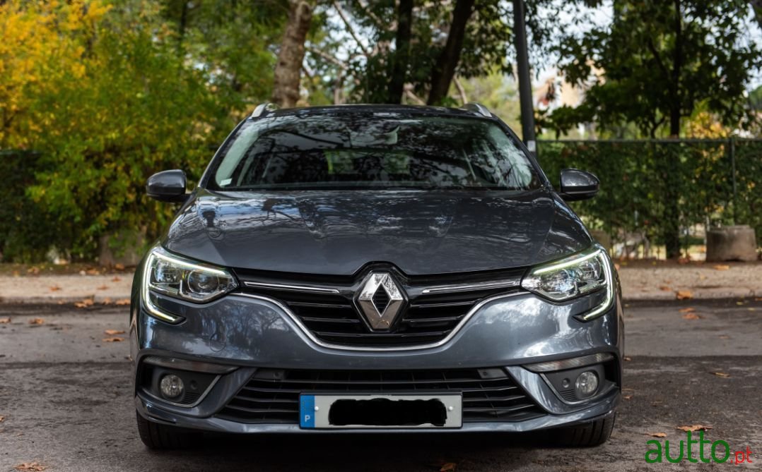 2018' Renault Megane Sport Tourer photo #2