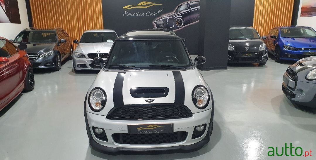2011' MINI Cooper photo #2