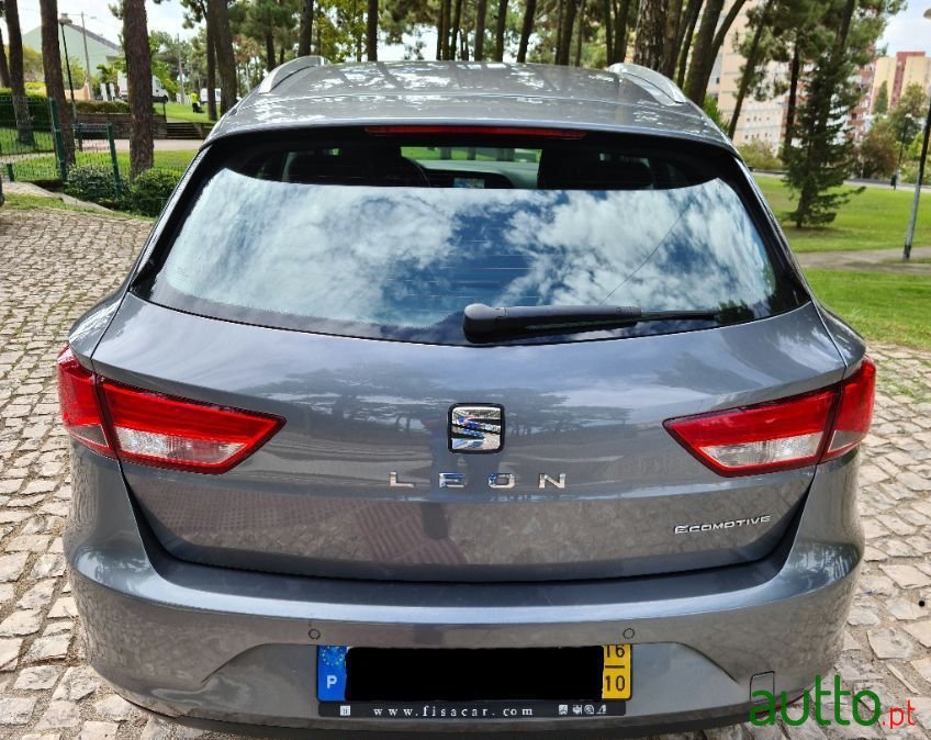 2016' SEAT Leon St photo #5